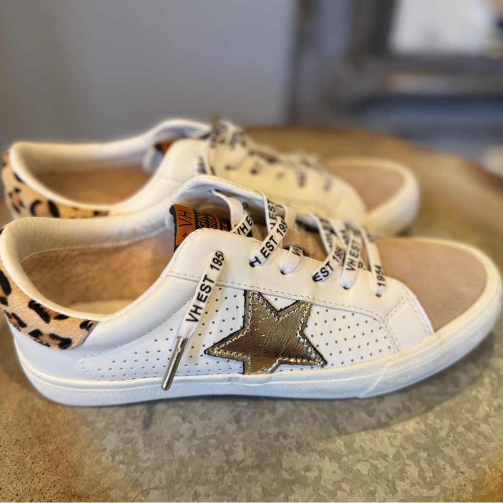 Vintage Havana White and Gold Star Sneakers - Picture 4 of 4